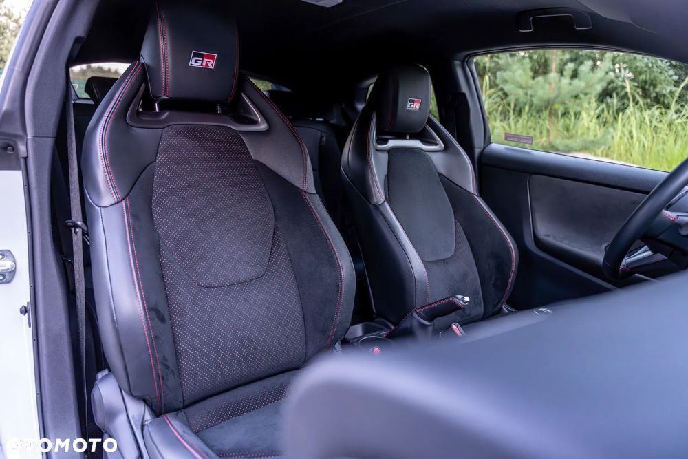 Toyota GR Yaris 1.6 Dynamic - 26