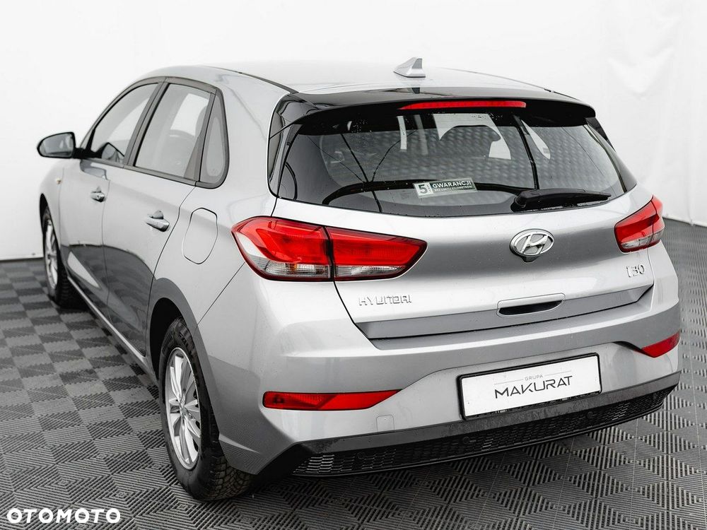 Hyundai i30 1.5 DPI Classic + - 5