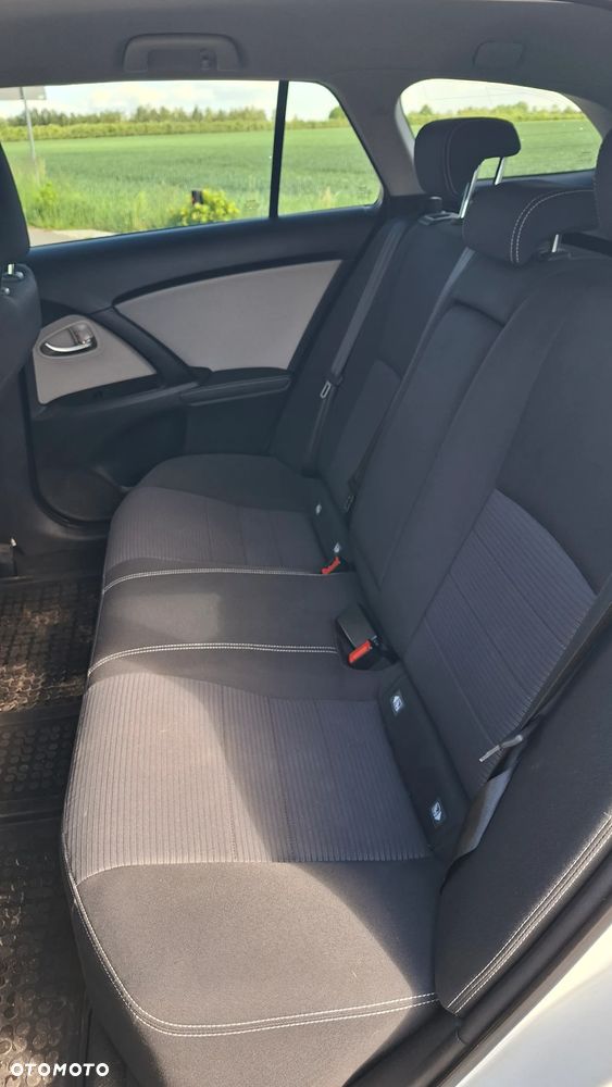 Toyota Avensis 2.0 D-4D Selection - 6