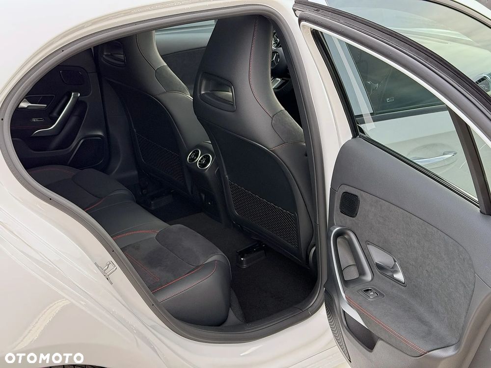 Mercedes-Benz Klasa A 220 4-Matic AMG Line 8G-DCT - 23