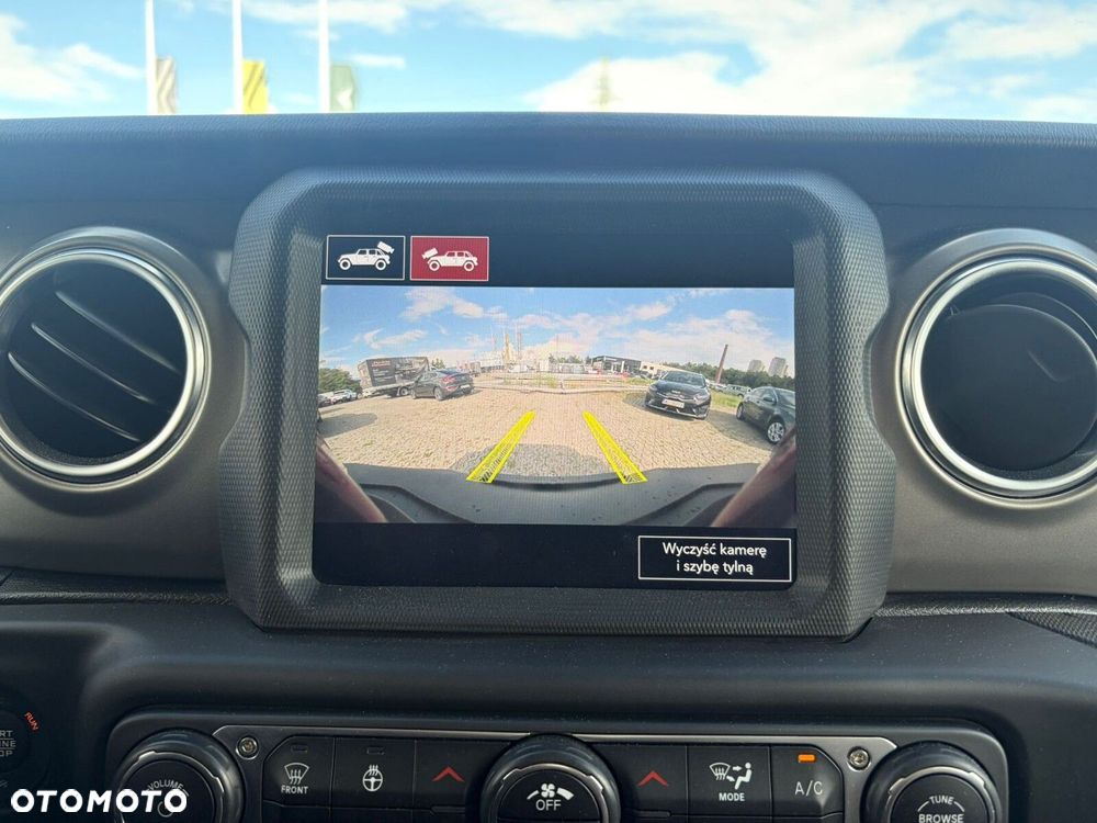 Jeep Wrangler - 8