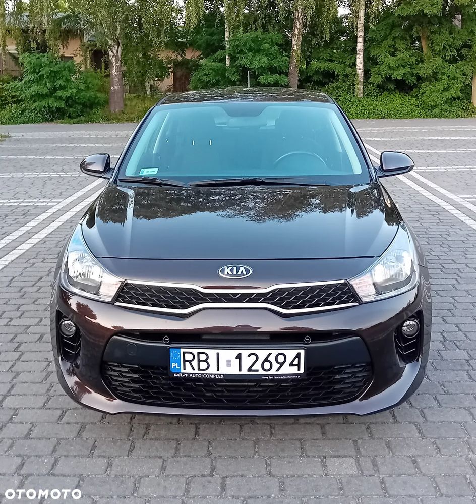 Kia Rio 1.2 L - 6