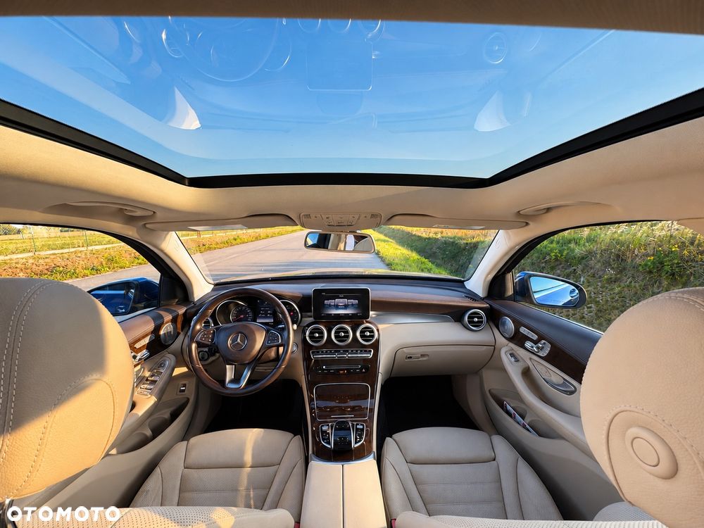 Mercedes-Benz GLC - 32