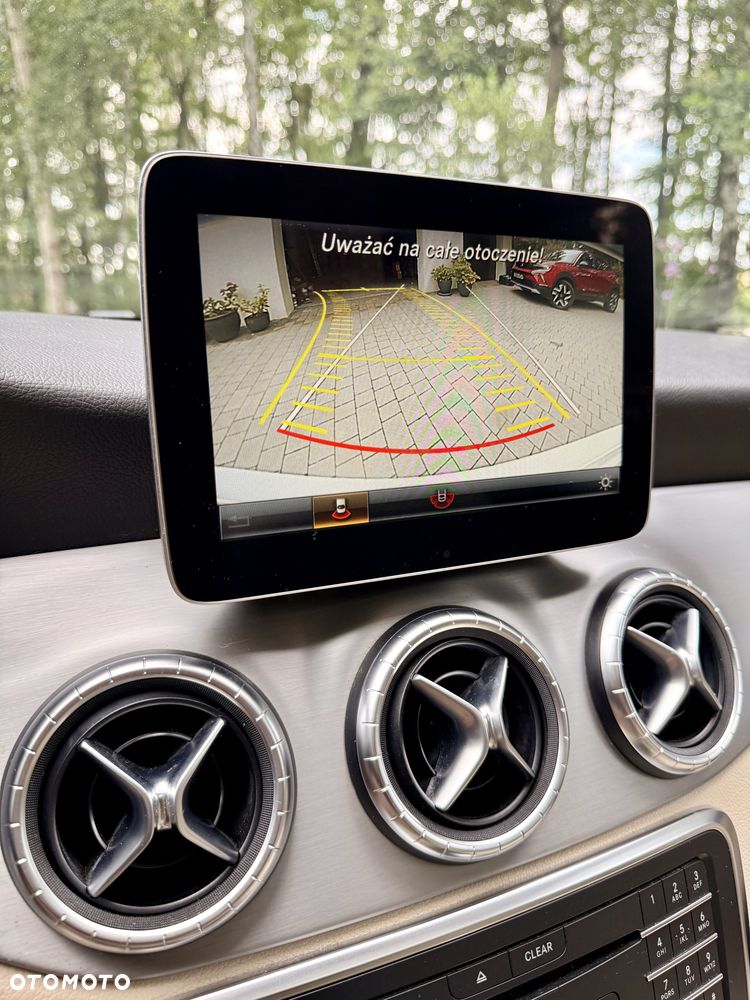 Mercedes-Benz CLA 250 7G-DCT Urban - 21