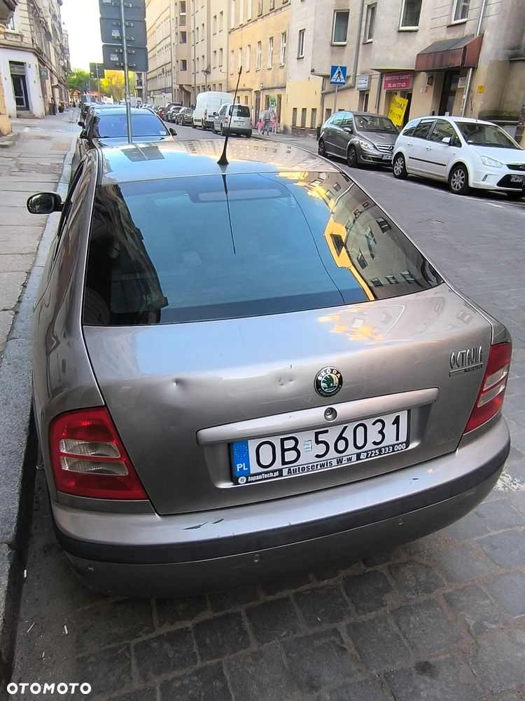 Skoda Octavia 1.6 Tour - 8