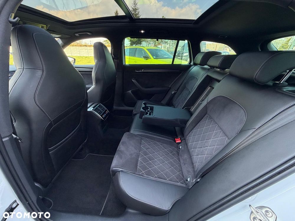 Skoda Superb 2.0 TDI 4x4 DSG Sportline - 23