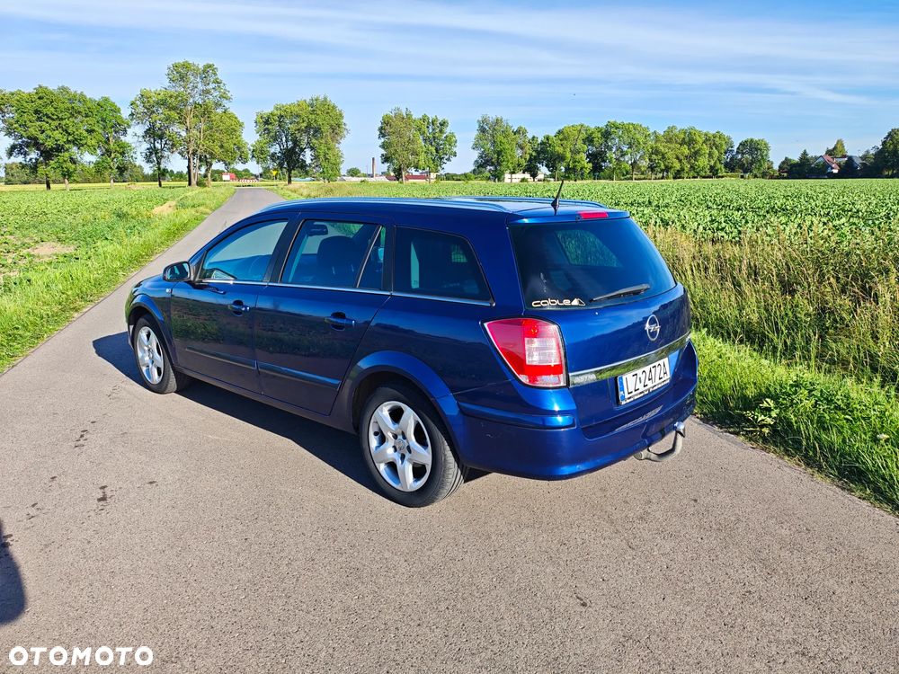 Opel Astra 1.9 CDTI DPF Cosmo - 4