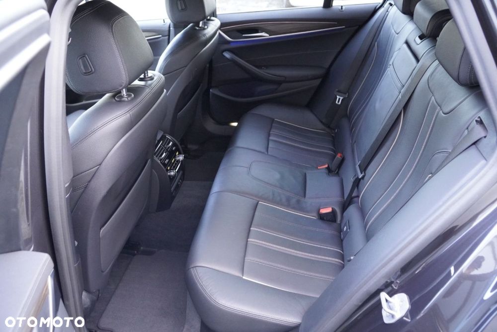 BMW Seria 5 520d Luxury Line sport - 13
