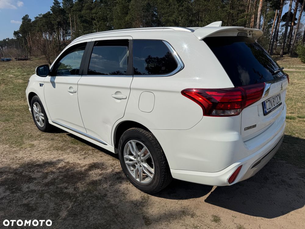 Mitsubishi Outlander 2.4 4WD - 2