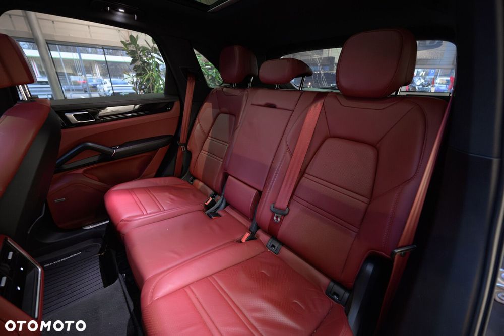 Porsche Cayenne - 18