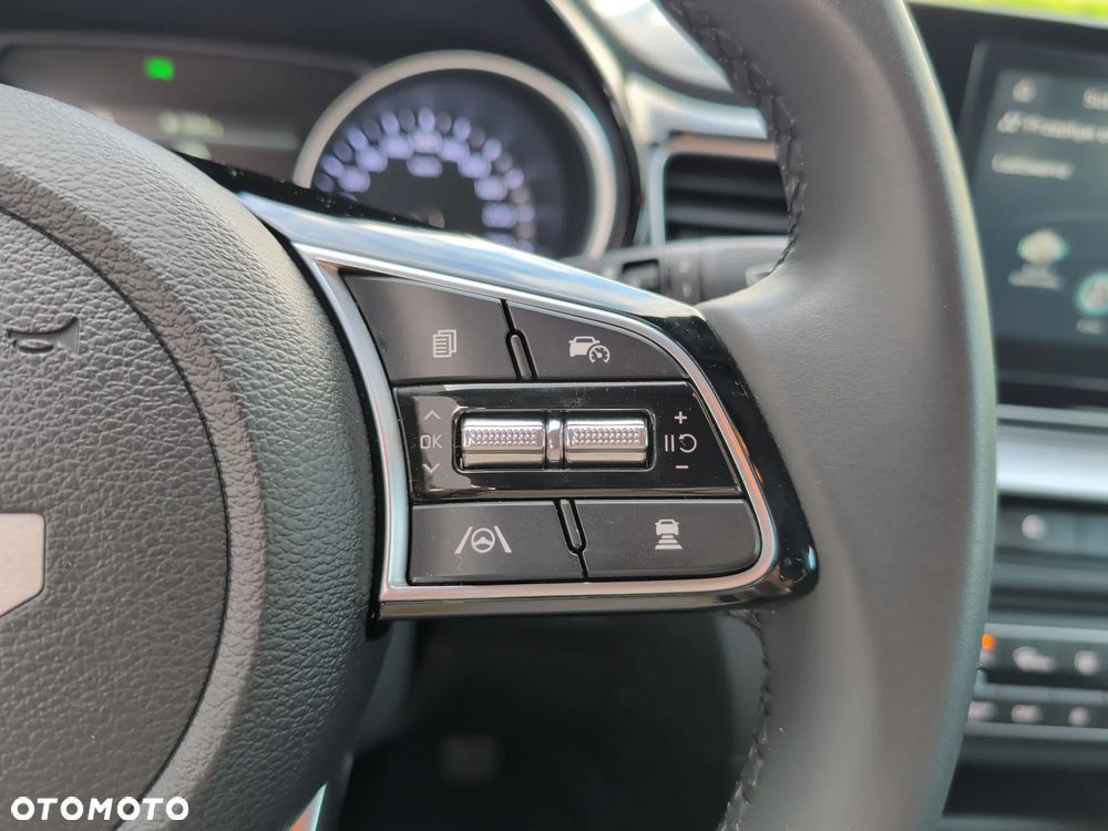 Kia Ceed 1.6 GDI PHEV L DCT - 17