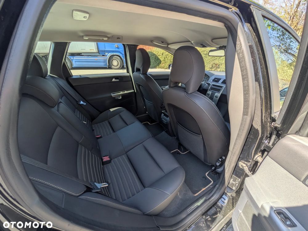 Volvo V50 D5 DPF Momentum - 19