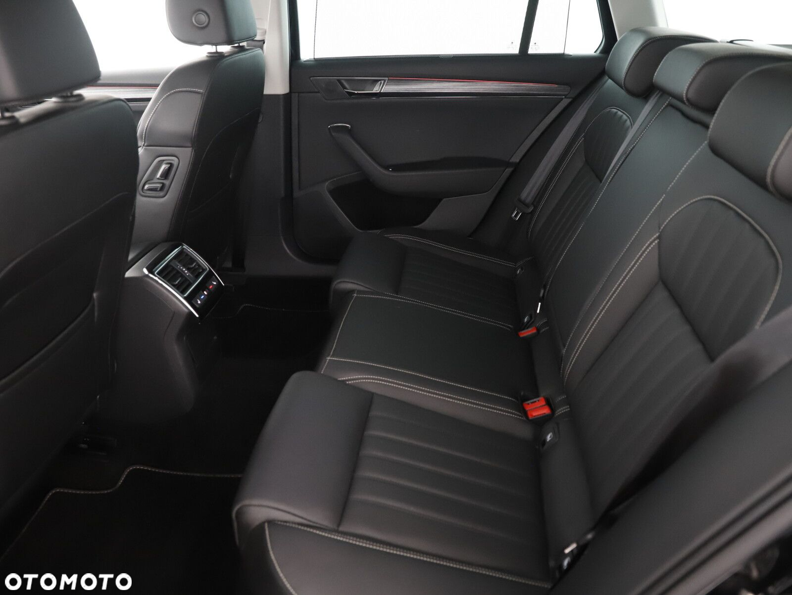 Skoda Superb 2.0 TDI SCR 4x4 Style DSG - 24