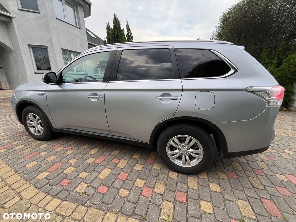 Mitsubishi Outlander - 8