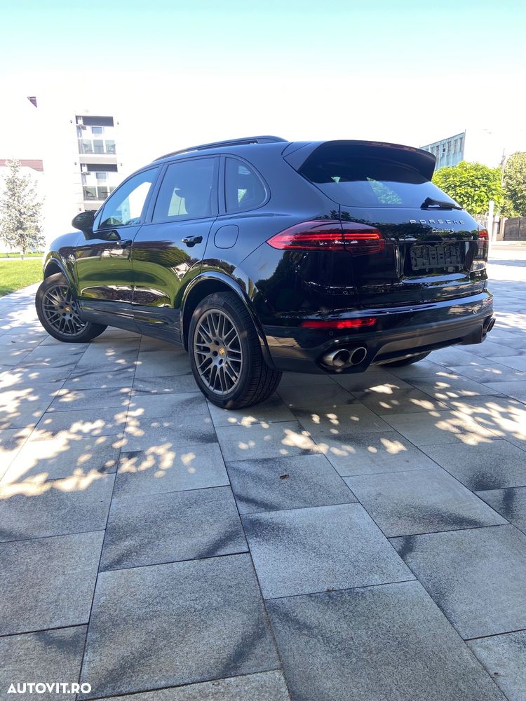 Porsche Cayenne - 4