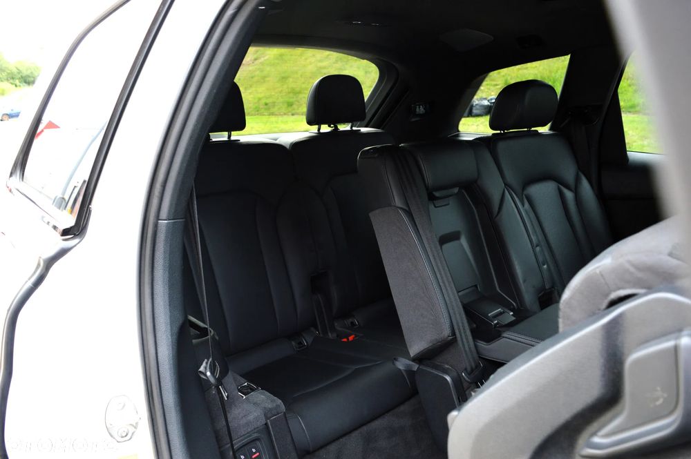 Audi Q7 50 TDI mHEV Quattro S Line Tiptr - 12