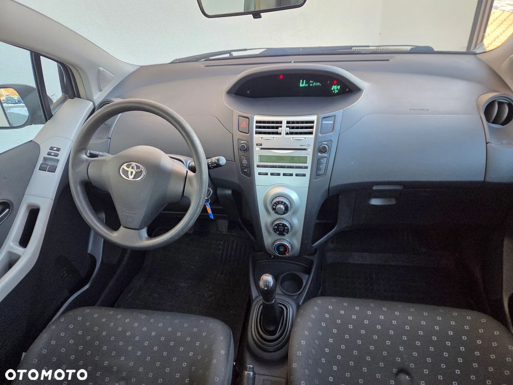 Toyota Yaris - 9