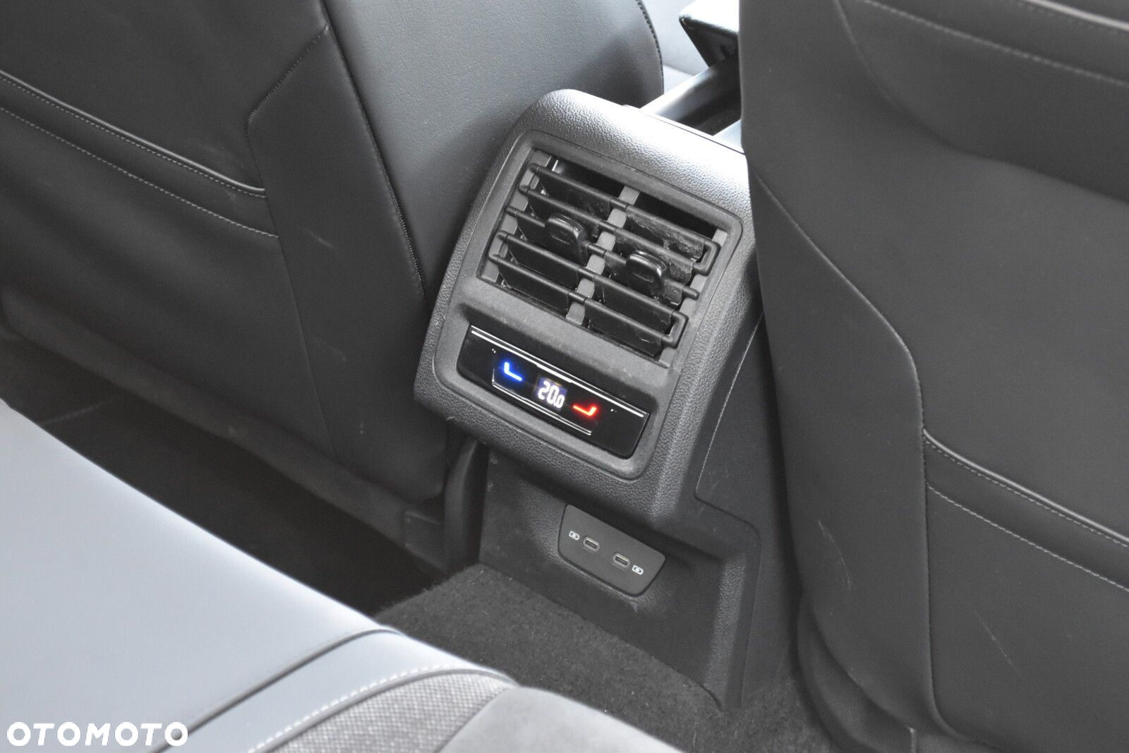 Volkswagen Golf - 34