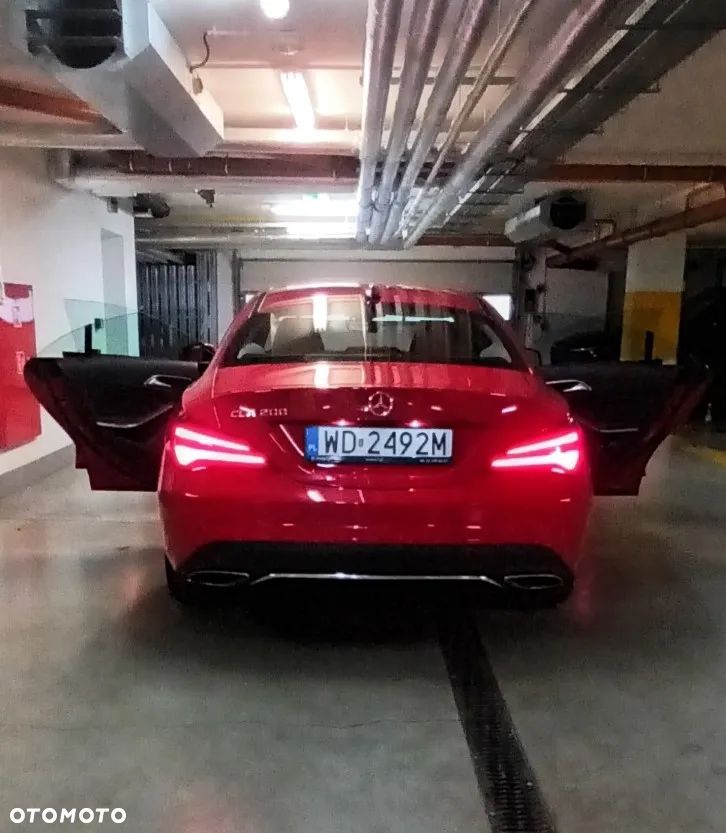 Mercedes-Benz CLA 200 7G-DCT Urban - 14