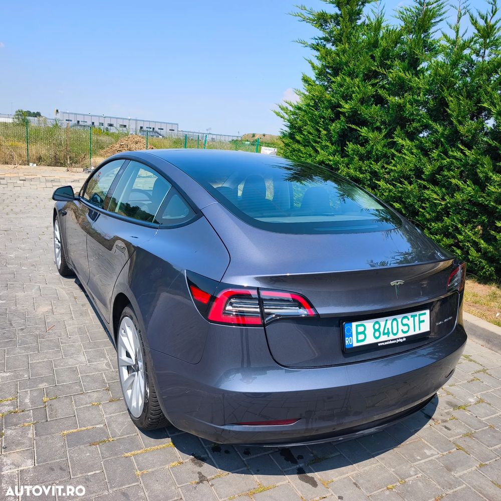 Tesla Model 3 - 11