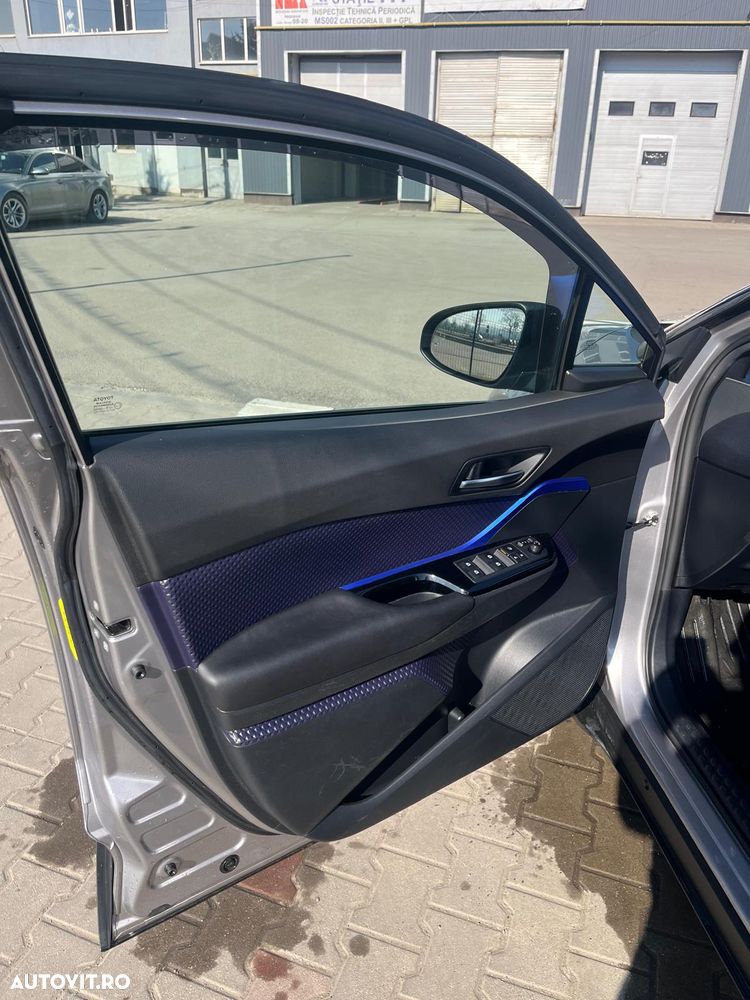 Toyota C-HR Style Selection - 8