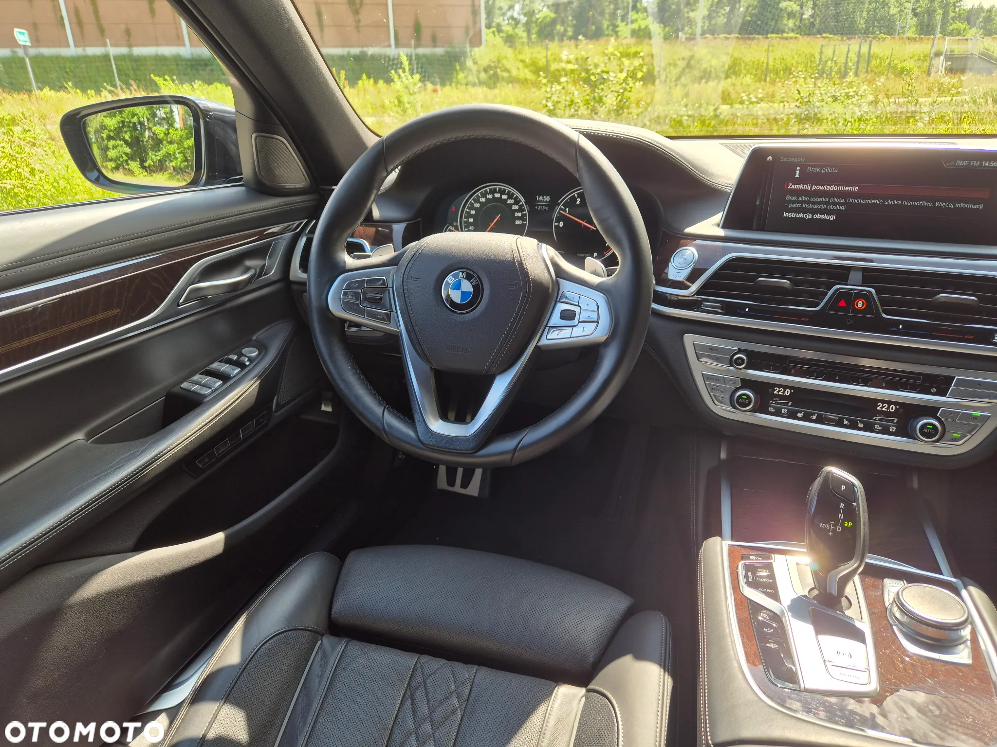 BMW Seria 7 750i - 12
