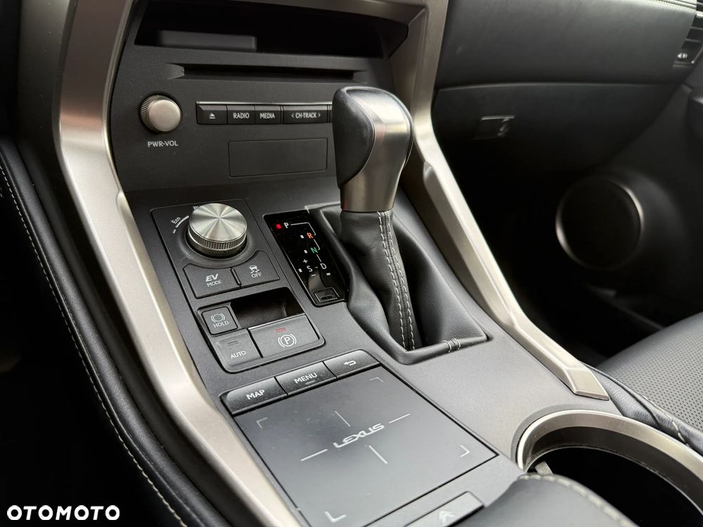 Lexus NX 300h Elegance AWD - 33