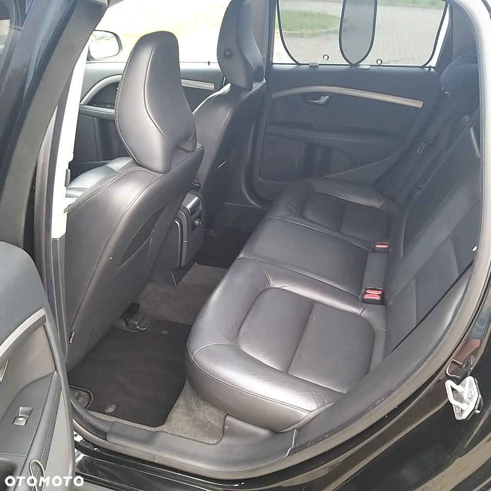 Volvo V70 D4 Black Edition - 13