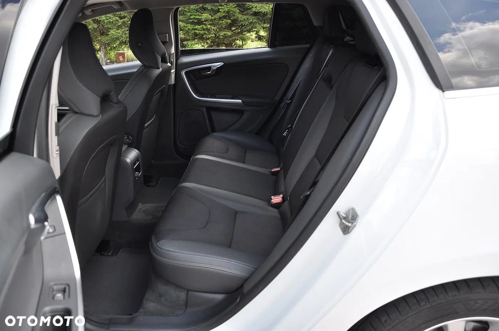 Volvo V60 D4 Geartronic - 25