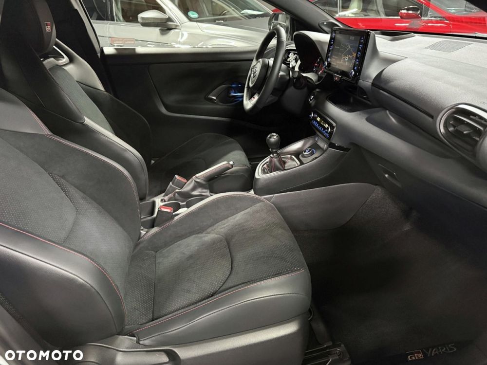 Toyota GR Yaris 1.6 Dynamic - 33