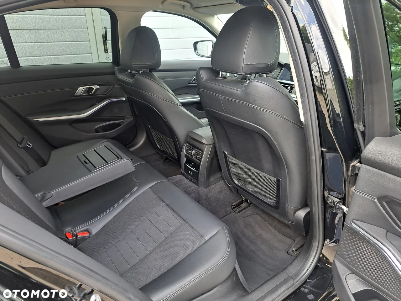 BMW Seria 3 318i Sport - 10