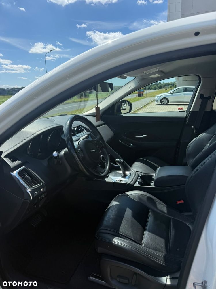 Jaguar E-Pace 2.0 i4P AWD R-Dynamic S - 8