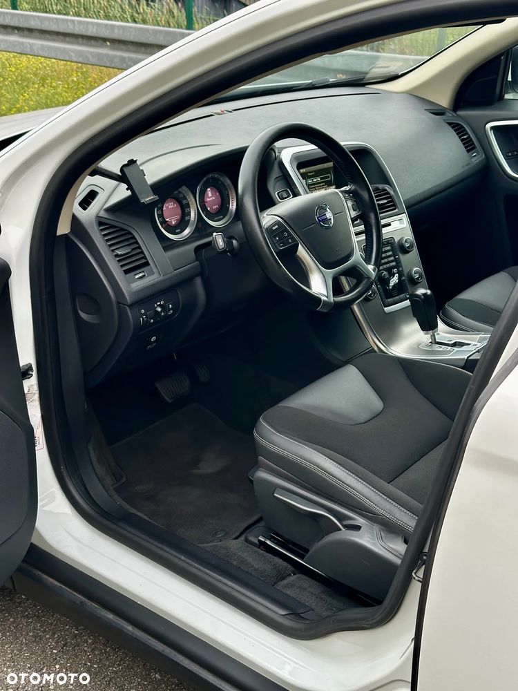 Volvo XC 60 D3 Momentum - 12