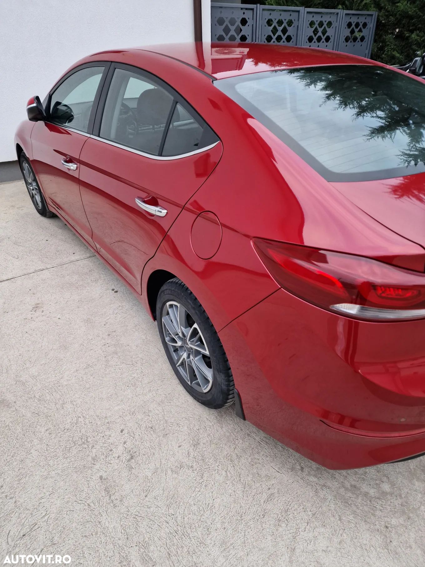 Hyundai Elantra 1.6 CRDI 7DCT Exclusive - 1