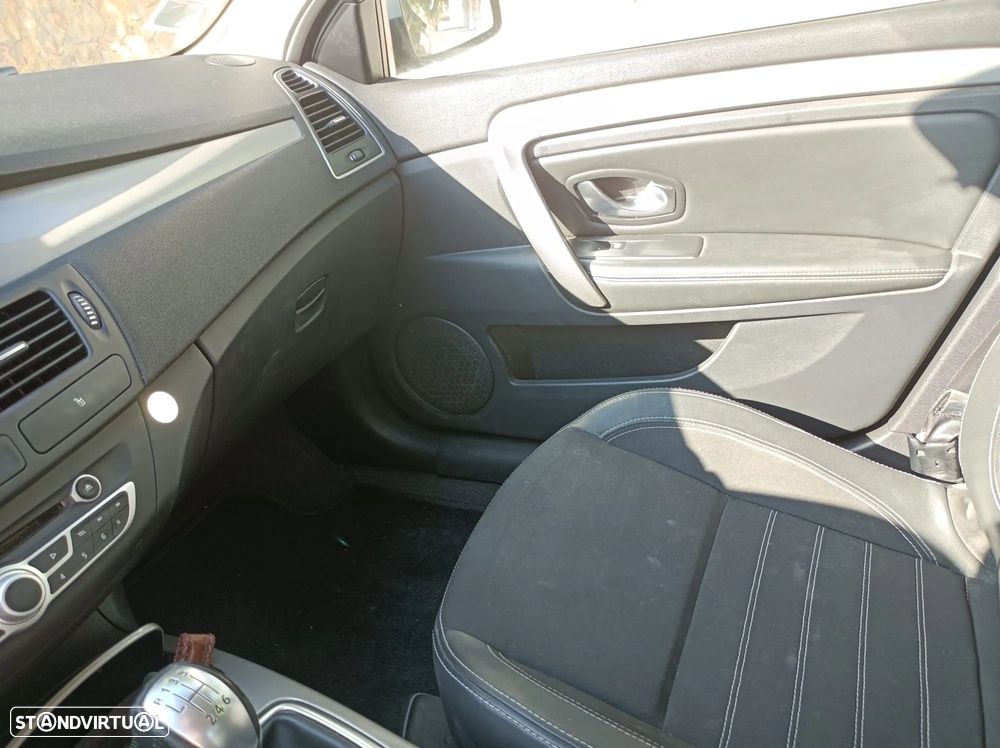 Renault Laguna 1.5 dCi Black Line - 10