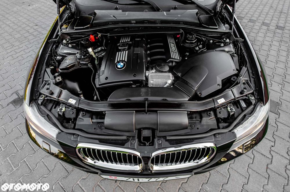 BMW Seria 3 325i xDrive Edition Exclusive - 33