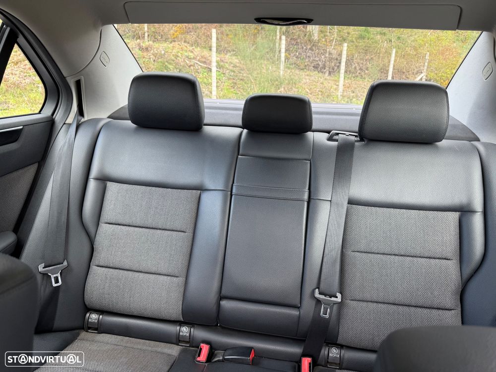 Mercedes-Benz E 220 T CDI 7G-TRONIC Avantgarde - 12