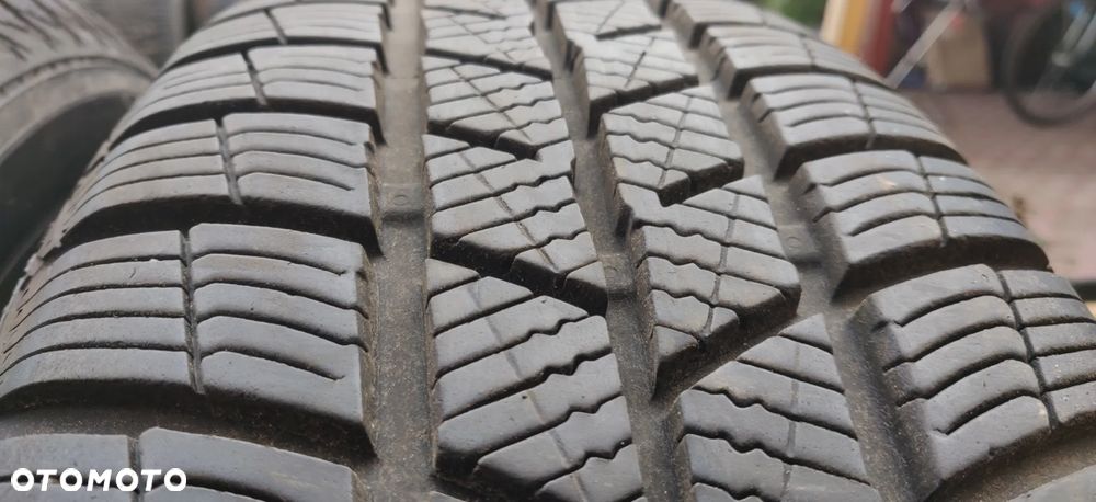 Jak nowe zimowe 215/65 R17 XL Barum Polaris 5-2023r - 2