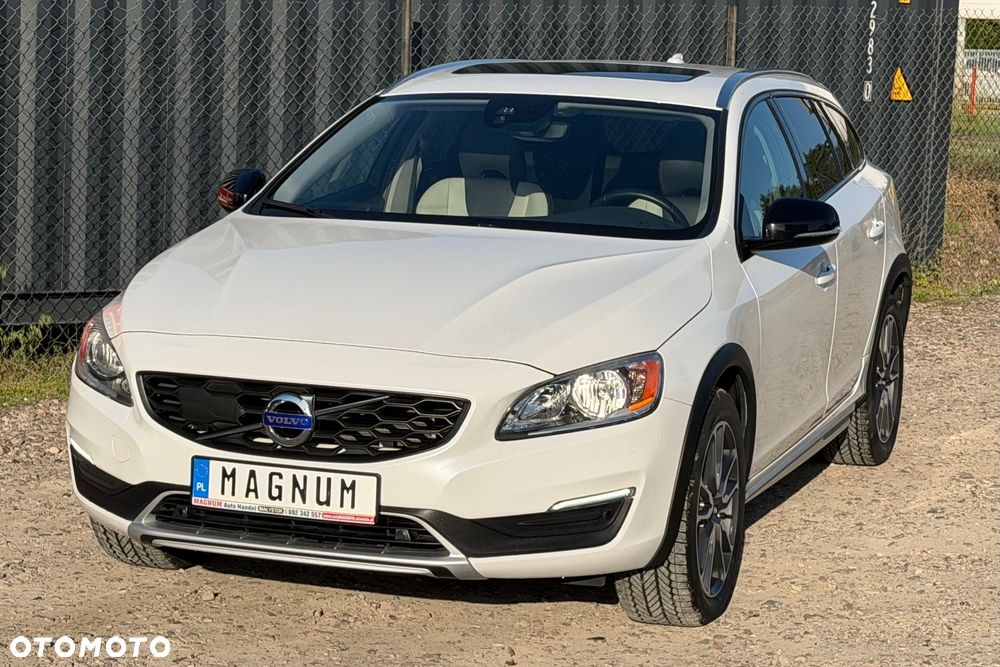 Volvo V60 Cross Country T5 AWD Geartronic Summum - 2