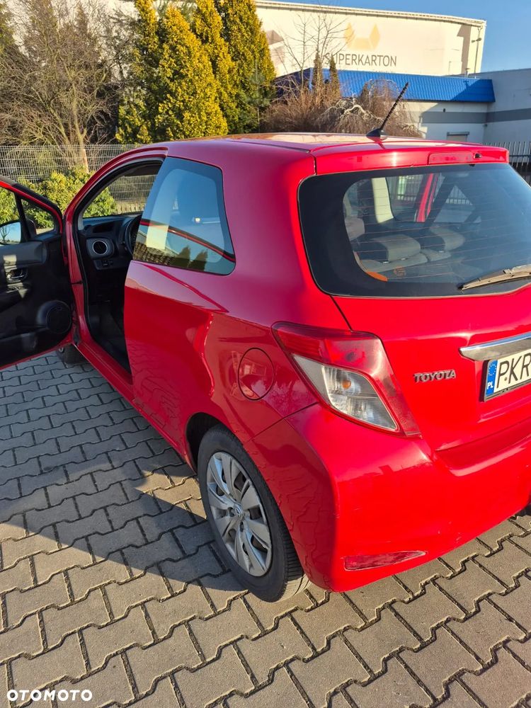 Toyota Yaris - 10