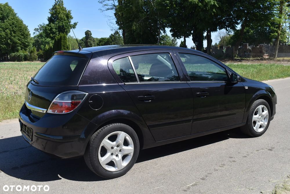 Opel Astra 1.6 Innovation 110 Jahre - 11