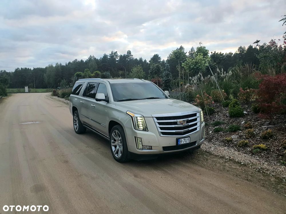Cadillac Escalade ESV 6.2 V8 AWD AT Premium - 4