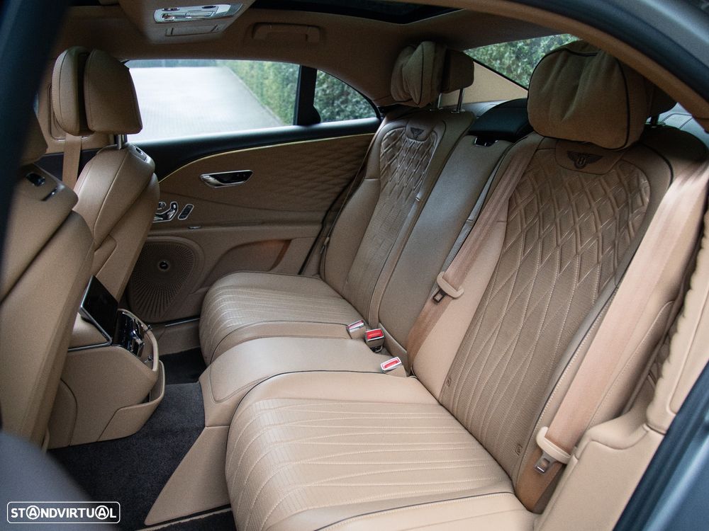 Bentley Flying Spur Hybrid Azure - 22