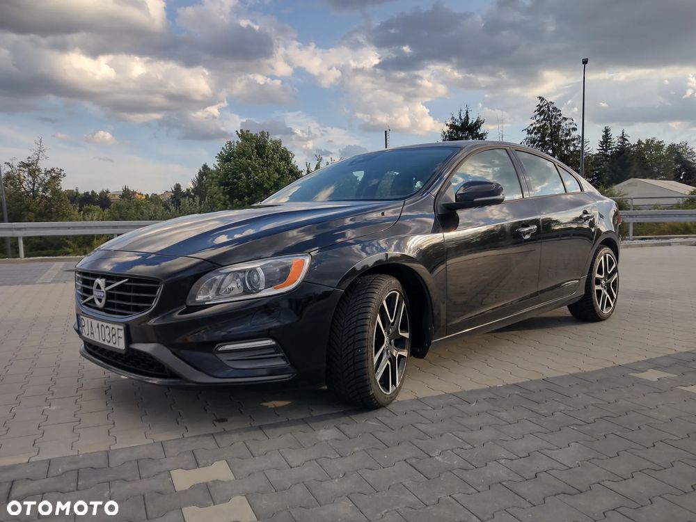 Volvo S60 T5 Drive-E Dynamic Edition (Kinetic) - 1