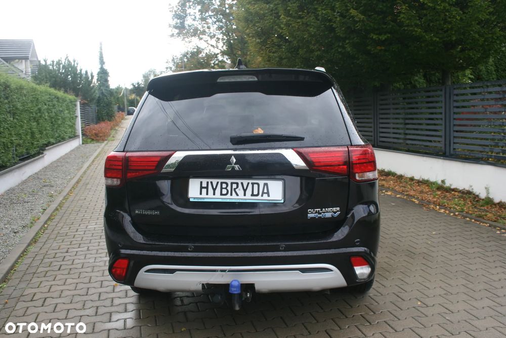 Mitsubishi Outlander - 32