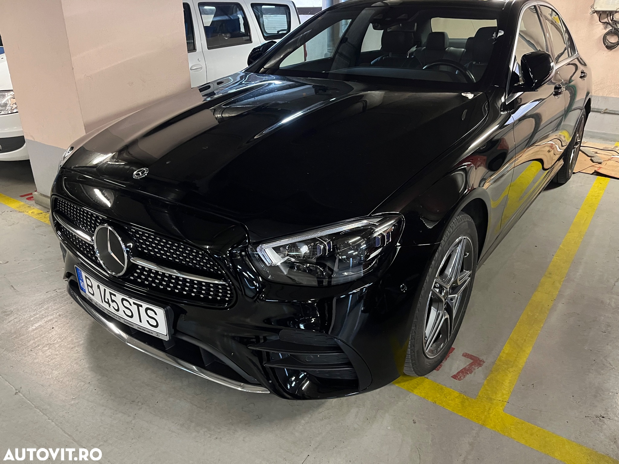 Mercedes-Benz E 300 4MATIC Aut. - 33