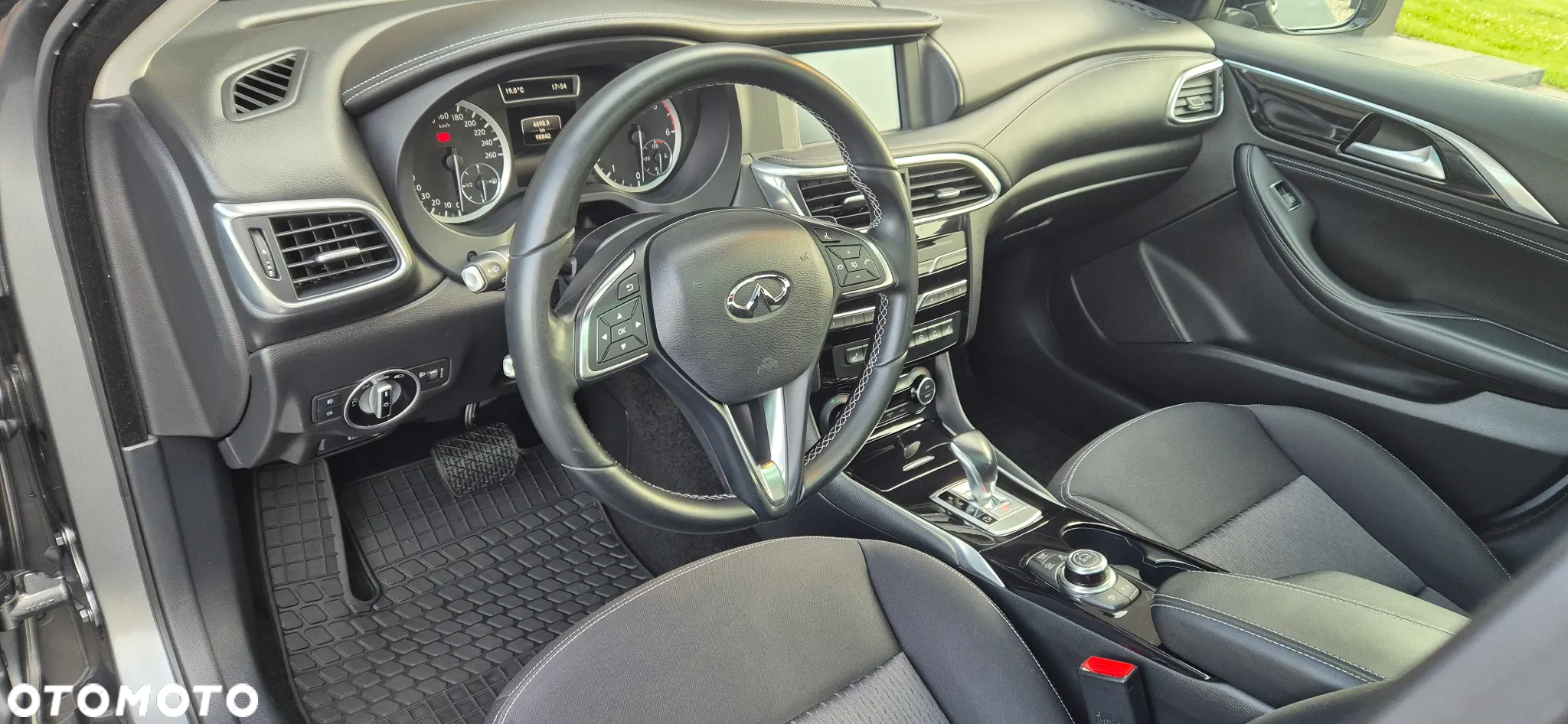 Infiniti Q30 2.2d Luxe AWD 7DCT - 10