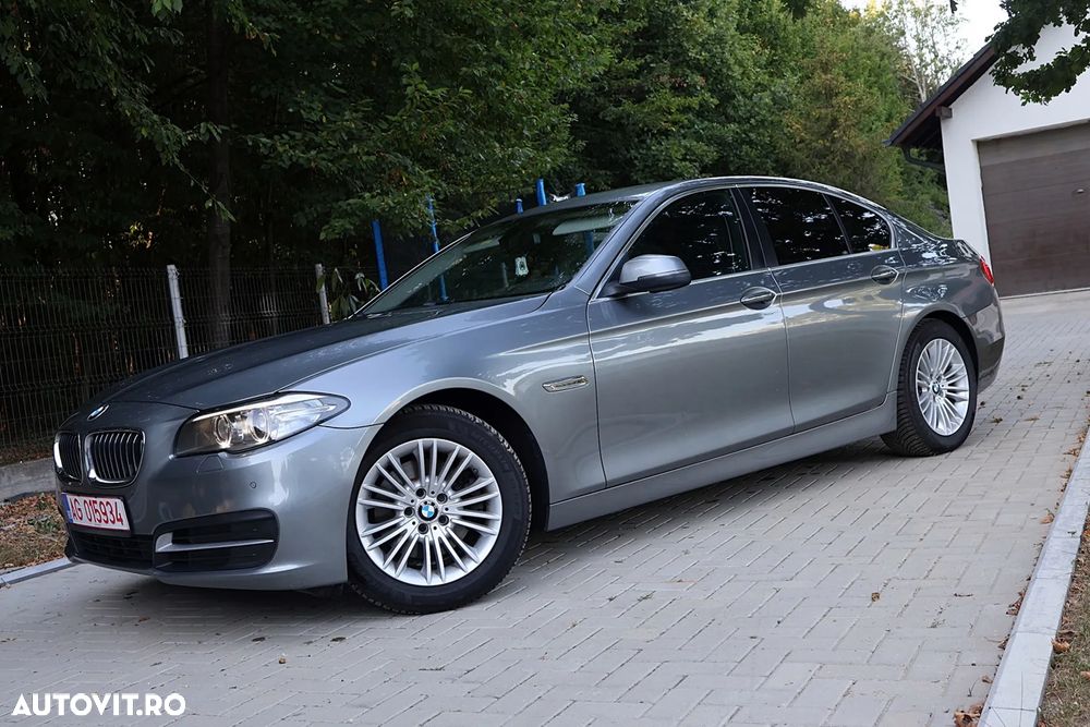 BMW Seria 5 520d Aut. Luxury Line - 2