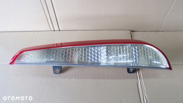 FOCUS 2 II LAMPA PRAWY TYŁ KOMBI 8M5113404C