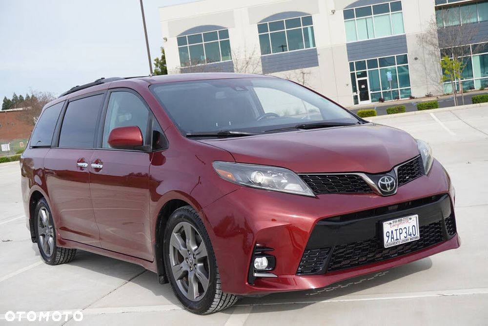 Toyota Sienna - 3
